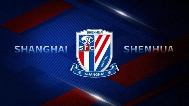 他一直在奔跑，偶尔脚步踉跄好像受了伤。